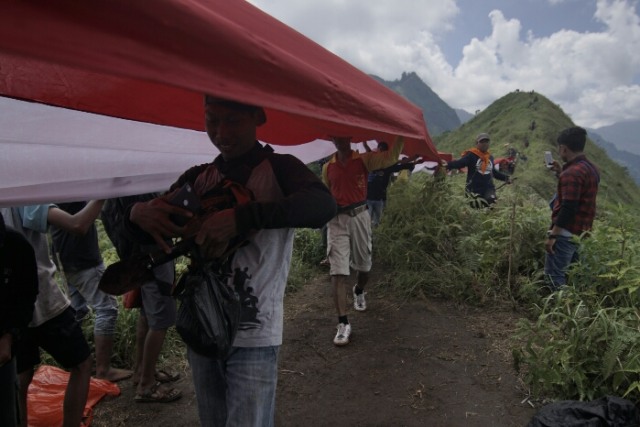 Hijaukan bumi dari sisi bukit jengger (4)