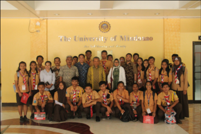 Siswa Sekolah Indonesia Davao Kunjungi University of Mindanao