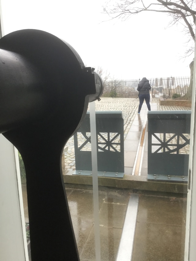 Awal mula waktu yang standar ada di Greenwich. (Foto: Daniel Chrisendo/kumparan)