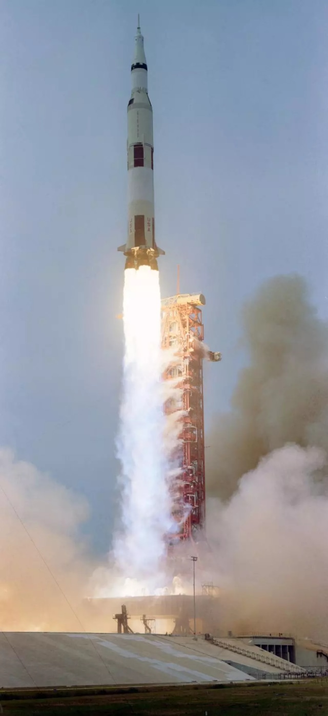 Roket Saturn V, misi Apollo13 pada 1970. (Foto: NASA)