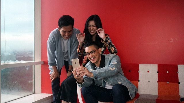 Afgan, Isyana Sarasvati dan Rendy Pandugo. (Foto: Garin Gustavian Irawan/kumparan)