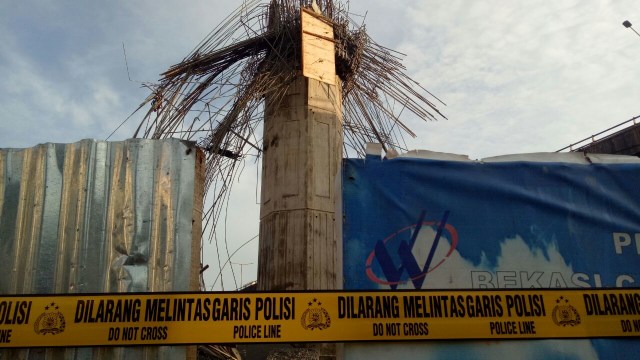 Kondisi Tiang Girder yang Ambruk. (Foto: Aria Rusta / kumparan)