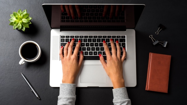 Ilustrasi mengetik laptop  (Foto: Thinkstock)