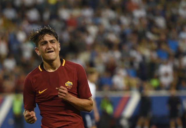 Under jadi tumpuan Roma. (Foto: Don EMMERT / AFP)