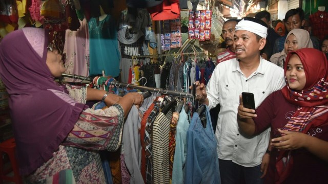 Dedi Mulyadi blusukan di pasar (Foto: Dok. Tim Dedi Mulyadi)