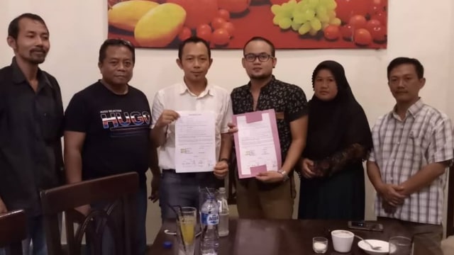 Surat perdamaian Nyla dan Bu Dendy (Foto: Instagram/ @noval_kdi)