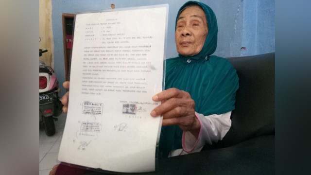 Cicih (78), nenek yg digugat 4 anaknya (Foto: Iqbal Tawakal Lazuardi/kumparan)