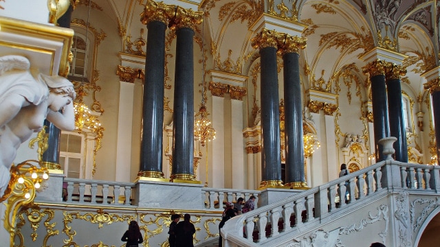 Arsitektur Museum Hermitage (Foto: Tur mengelilingi situs ini biasanya memakan waktu 3 jam)