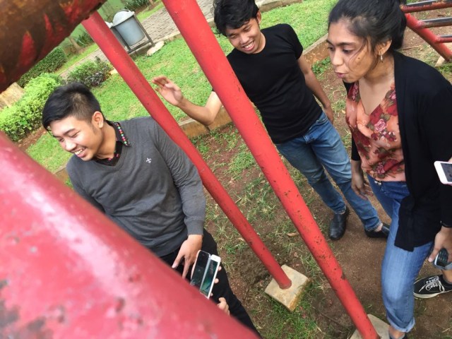 Di Taman Salam Sebelum Sore Berganti Malam (1)