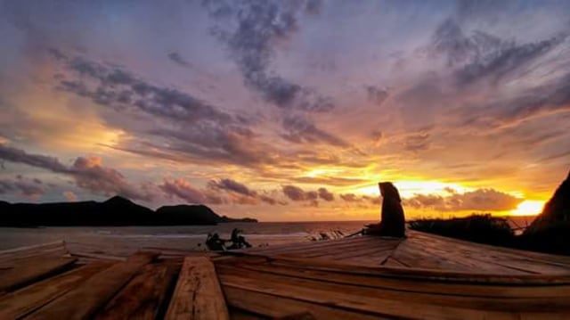 Wisata Gunung MantunTerindah Di Maluk, Sumbawa Barat (3)
