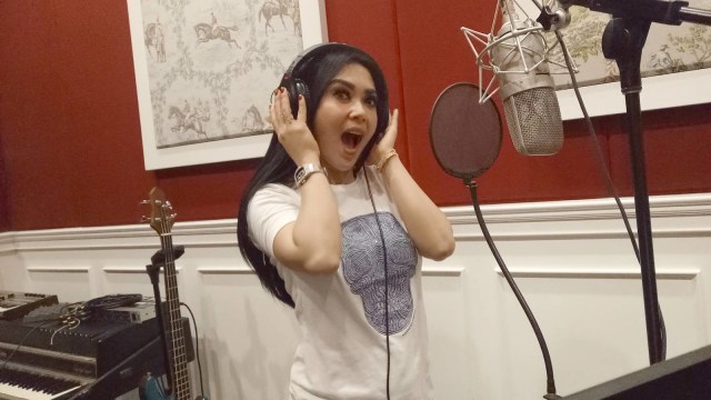 Syahrini. (Foto: Prabarini Kartika/kumparan)