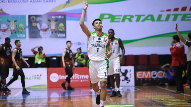 Selebrasi pemain Pacific Caesar, Nuke Saputra. (Foto: Dok. IBL)