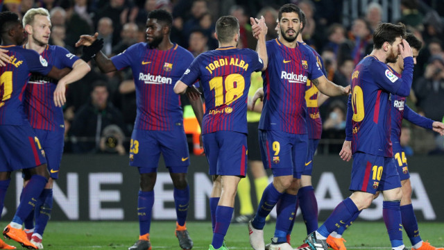 Para pemain Barca merayakan kemenangan (Foto: Reuters / Sergio Perez)
