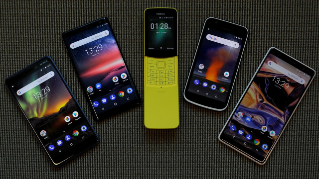 Ponsel baru Nokia di MWC 2018. (Foto: Yves Herman/Reuters)