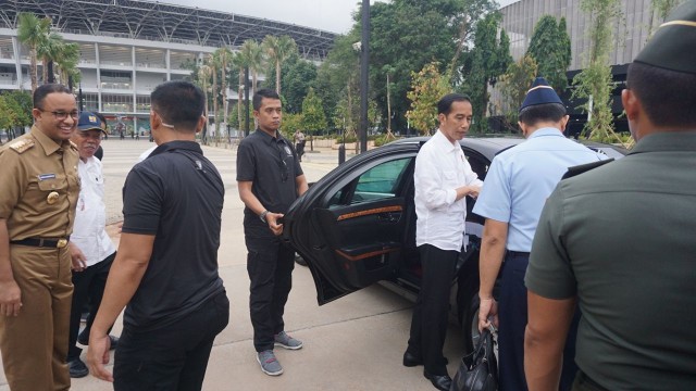 Jokowi semobil dengan Anies Baswedan (Foto: Yudhistira Amran Saleh/kumparan)