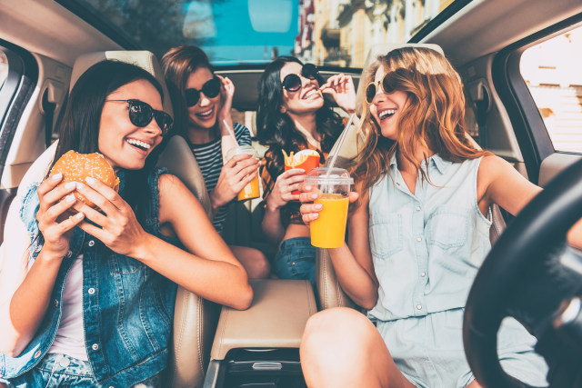 com-Nyemil di Mobil (Foto: Thinkstock)
