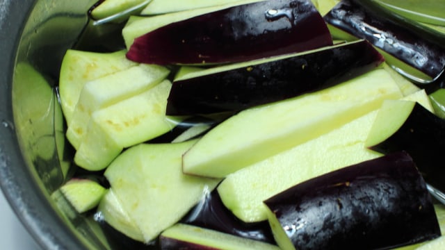 Tips memilih dan mengolah terong (Foto: Thinkstock)