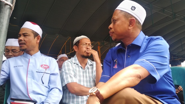 Wisatawan Malaysia Ikut Tonton Eksekusi Cambuk (Foto: Zuhri Noviandi/kumparan)