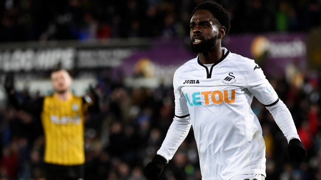 Aksi Dyer usai mencetak gol untuk Swansea. (Foto: Rebecca Naden/Reuters)