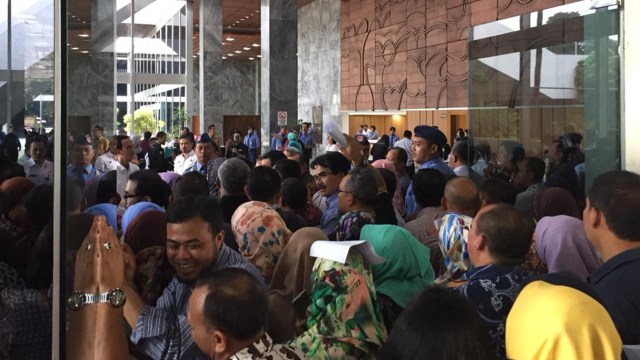 Sekjen DPR gelar Tes Urin Bagi Ratusan Pegawainya (Foto: Ricad Saka/kumparan)