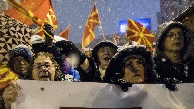 Bendera Macedonia (Foto: Robert ATANASOVSKI / AFP)