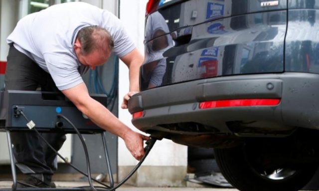 Uji emisi mobil diesel di Jerman Foto: dok. Reuters/Michaela Rehle