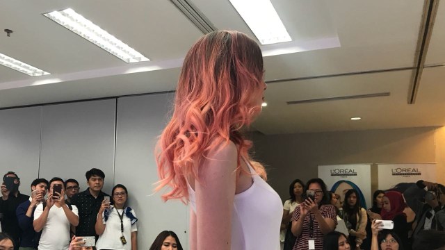 Colourful Hair dari L’Oreal Professionnel (Foto: Stephanie Elia/kumparan)