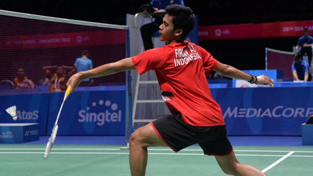 Firman beraksi di SEA Games 2015. (Foto: AFP/Mohd Fyrol)