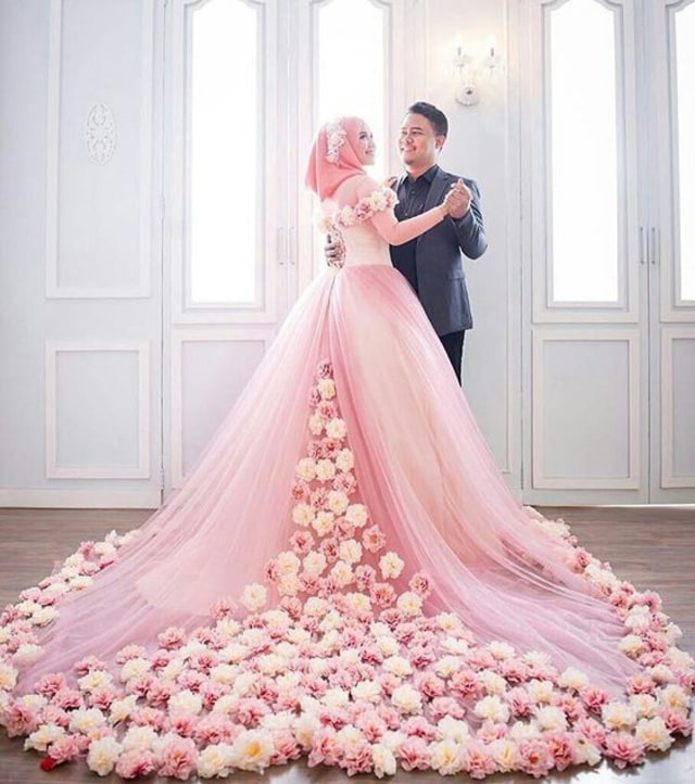 Tips Cerdik Memilih Gaun Pengantin