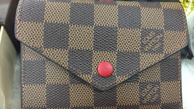 Dompet LV ebere read. (Foto: Ratmia Dewi/kumparan)