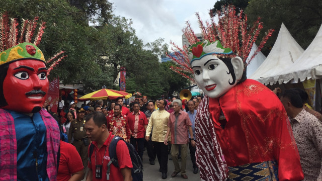 Anies Baswedan di Festival Cap Go Meh (Foto: Mohammad Fajri/kumparan)