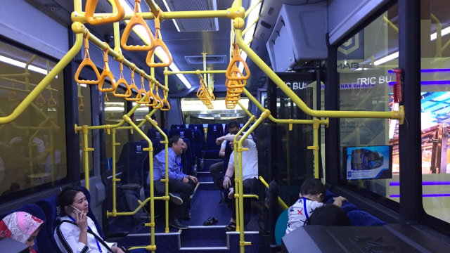 Bus Listrik Bandara Produksi PT Mobil Anak Bangsa (Foto: Abdul Latif/kumparan)