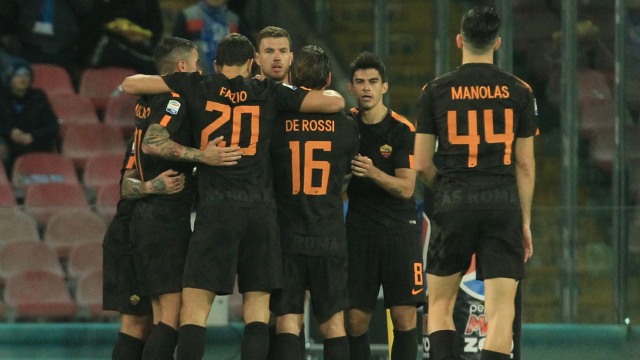 Pemain Roma merayakan gol Foto: Carlo Hermann / AFP