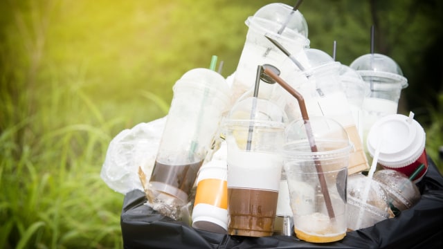 Gelas plastik (Foto: Thinkstock)