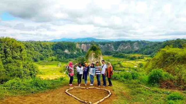 Berburu Kabut di Puncak Taruko Agam (1)