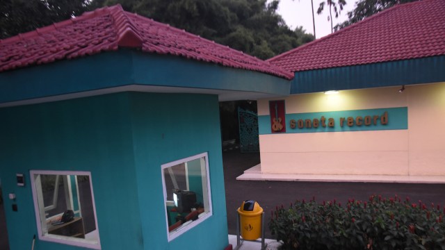 Suasana studio Soneta Record pascapenembakan (Foto: ANTARA FOTO/Indrianto Eko Suwarso)