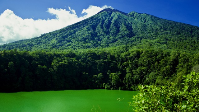 Danau Tolire. (Foto: Flickr/Arie P. Prasetyo)