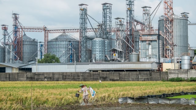 Ilustrasi Pabrik Foto: ANTARA FOTO/ Aji Styawan