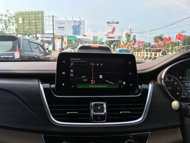 Head unit Wuling Cortez (Foto: Alfons Hartanto)