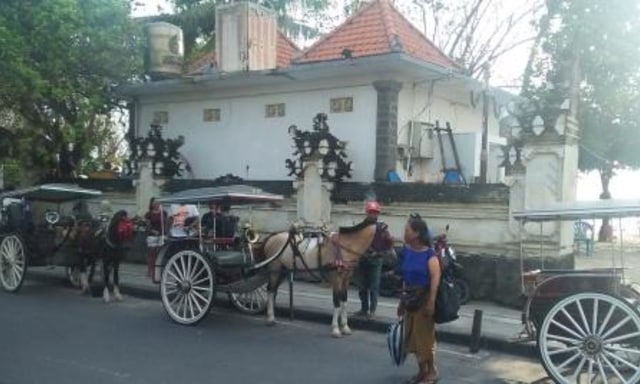 Keliling Kuta Naik Dokar? Begini Sensasinya