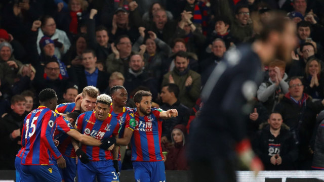 Selebrasi gol Patrick van Aanholt. (Foto: Reuters/David Klein)
