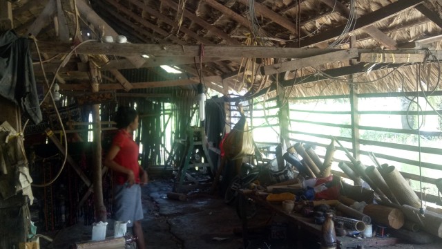 Pabrik pembuatan sasando (Foto: Nadia Jovita Injilia Riso/kumparan)