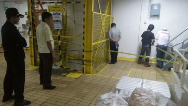 Karyawan tewas terjatuh dari lift (Foto: Dok. Polres Bogor)