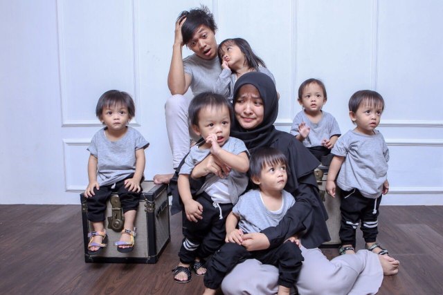 Kisah Lely Solihati, Ibu dari Anak Kembar Lima