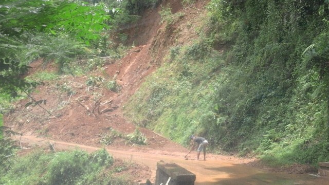 Tanah Longsor Intai Jalan Salem-Bumiayu Brebes