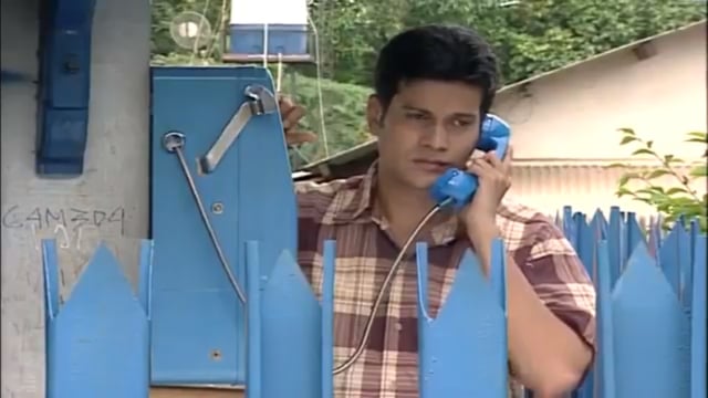 Adam Jordan lagi telepon di 'Tersanjung' (Foto: YouTube)