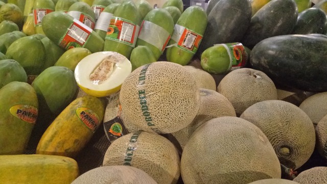 Buah Melon Lokal di Swalayan (Foto: Ela Nurlaela/kumparan)