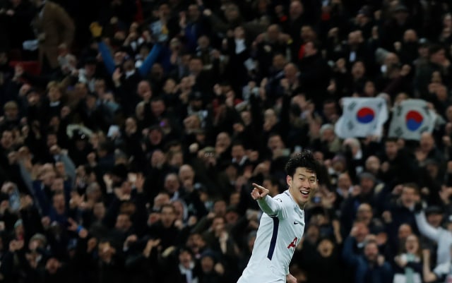 Selebrasi Son Heung-min. (Foto: REUTERS/Eddie Keogh)