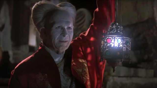 Gary Oldman di film Bram Stoker's Dracula. (Foto: Youtube/Movieclips)