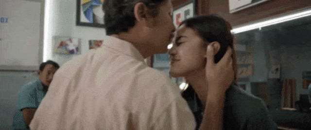 Cuplikan film 'Love for Sale' (Foto: dok YouTube Visinema Pictures)
